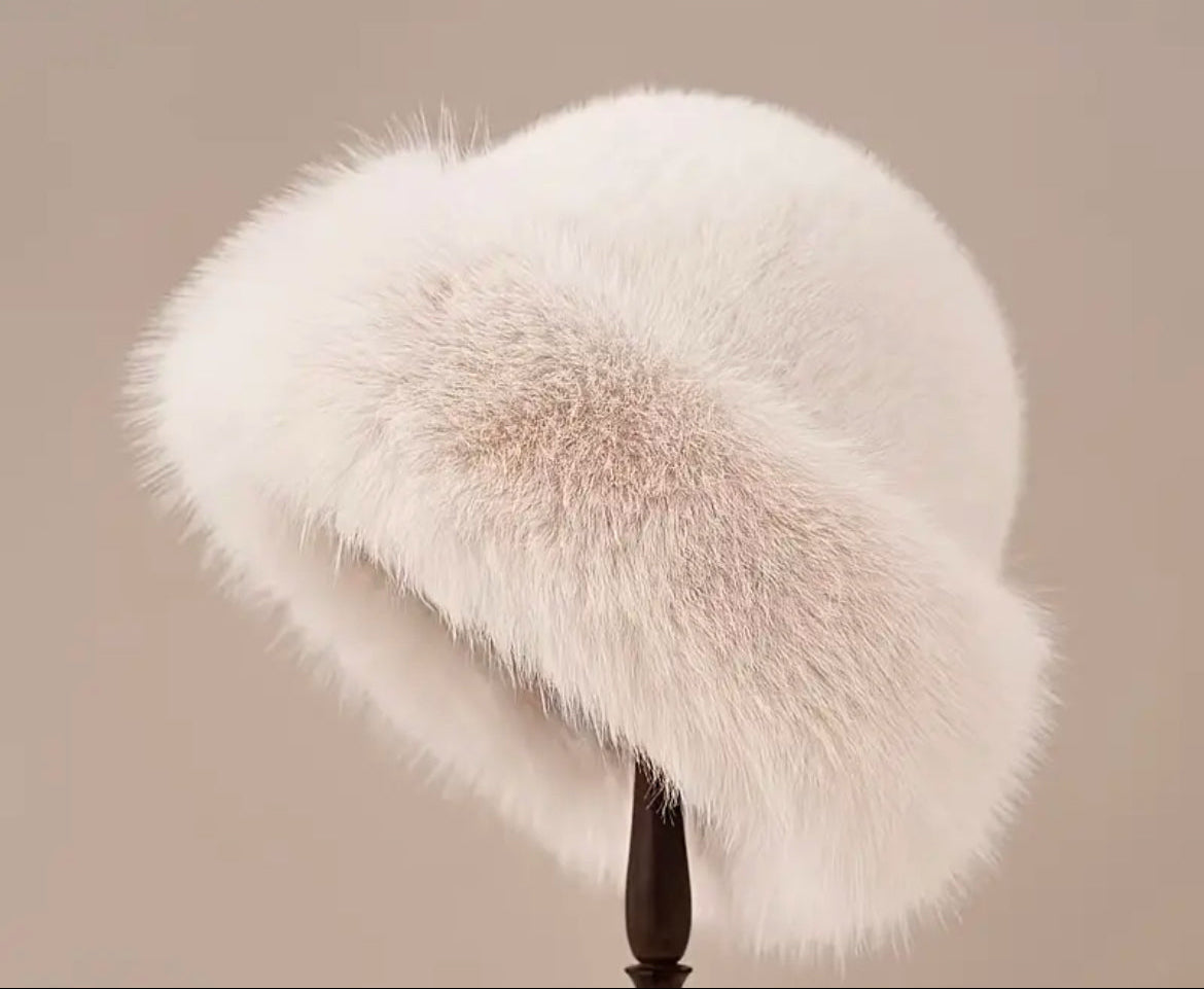 Women’s Faux Fur Hat